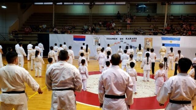 Puerto Iguazú: alumnos de la Escuela Municipal de Karate rindieron sus exámenes finales.