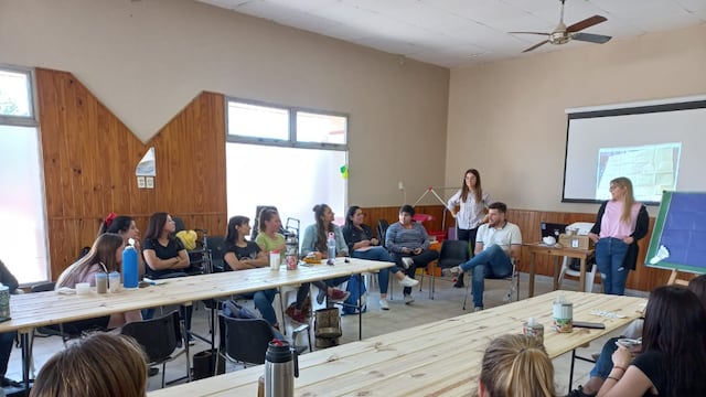 Finalizó el curso de “Asesora de ventas” de Santa Fe Capacita