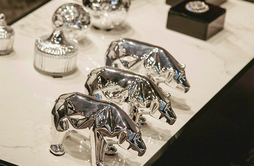 “Arte moderno le dicen”: la efusiva crítica de un cordobés a una exposición de esculturas