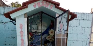 Robaron la imagen del Divino Niño Jesús de una barrio salteño