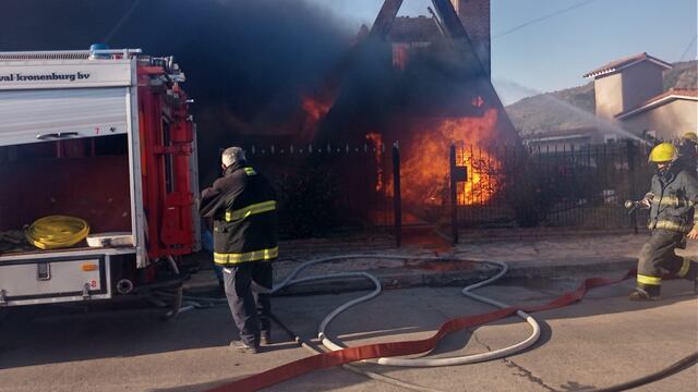 El fuego se propagó rápidamente.