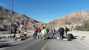 El trazado de la ruta nacional 9 en la Quebrada de Humahuaca y hasta la frontera con Bolivia es el más afectado por los piquetes de manifestantes que rechazan la reforma constitucional en Jujuy.