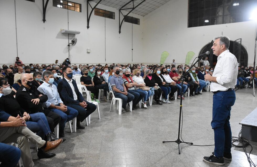 Luis Castellano a las nuevas vecinales: “nos gusta dar respuestas”