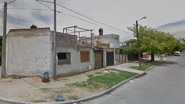 El chico fue hallado sin vida en la esquina de Miguel Gorman y Garzón Maceda, de Marechal, muy cerca de Villa Páez (Google Maps).