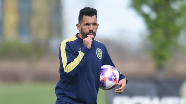 El exfutbolista de 38 años debutó como entrenador a fines de junio.