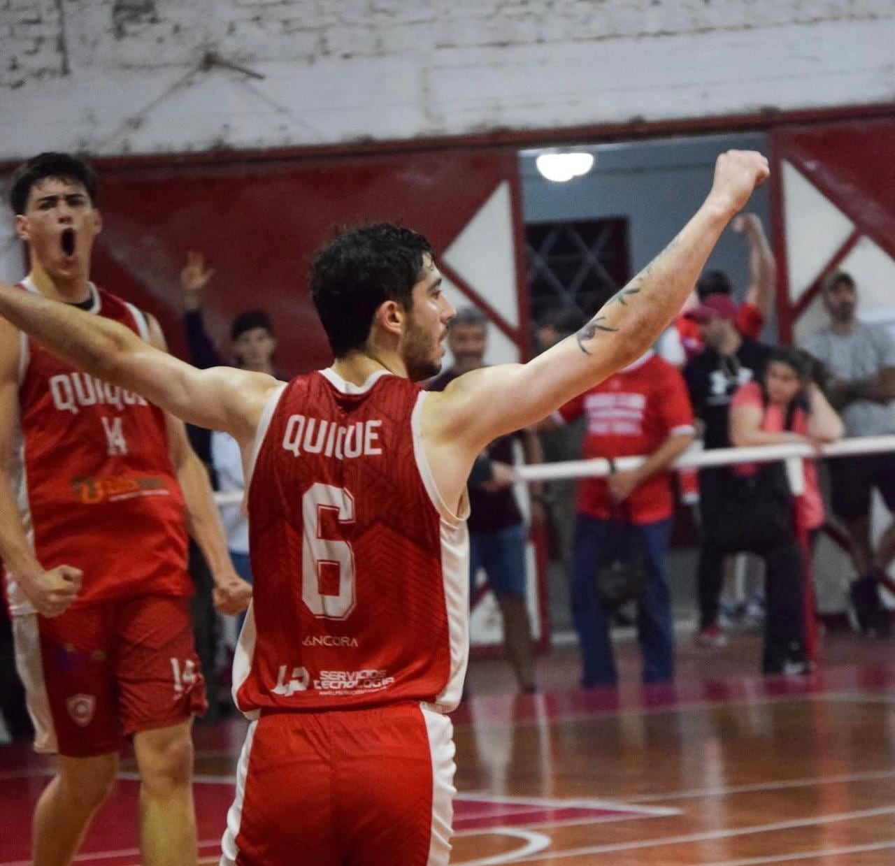 Quique juega de visita en Talleres.