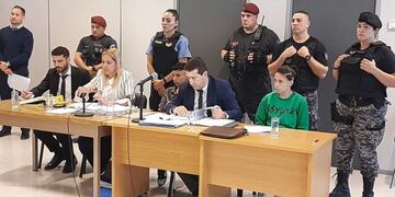 Las imputadas Magdalena Espósito Valenti (de verde) y Abigail Páez.