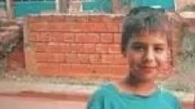 Eliseo es de contextura física delgada, altura aproximada de 1.60 metros, cabello castaño claro y ojos negros.