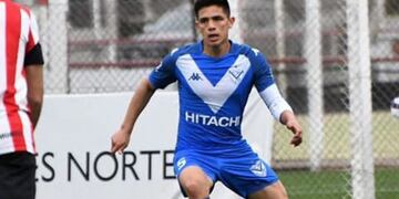 El jugador llega de Vélez y se pondrá a las órdenes de Mauricio Caranta, DT de la Gloria