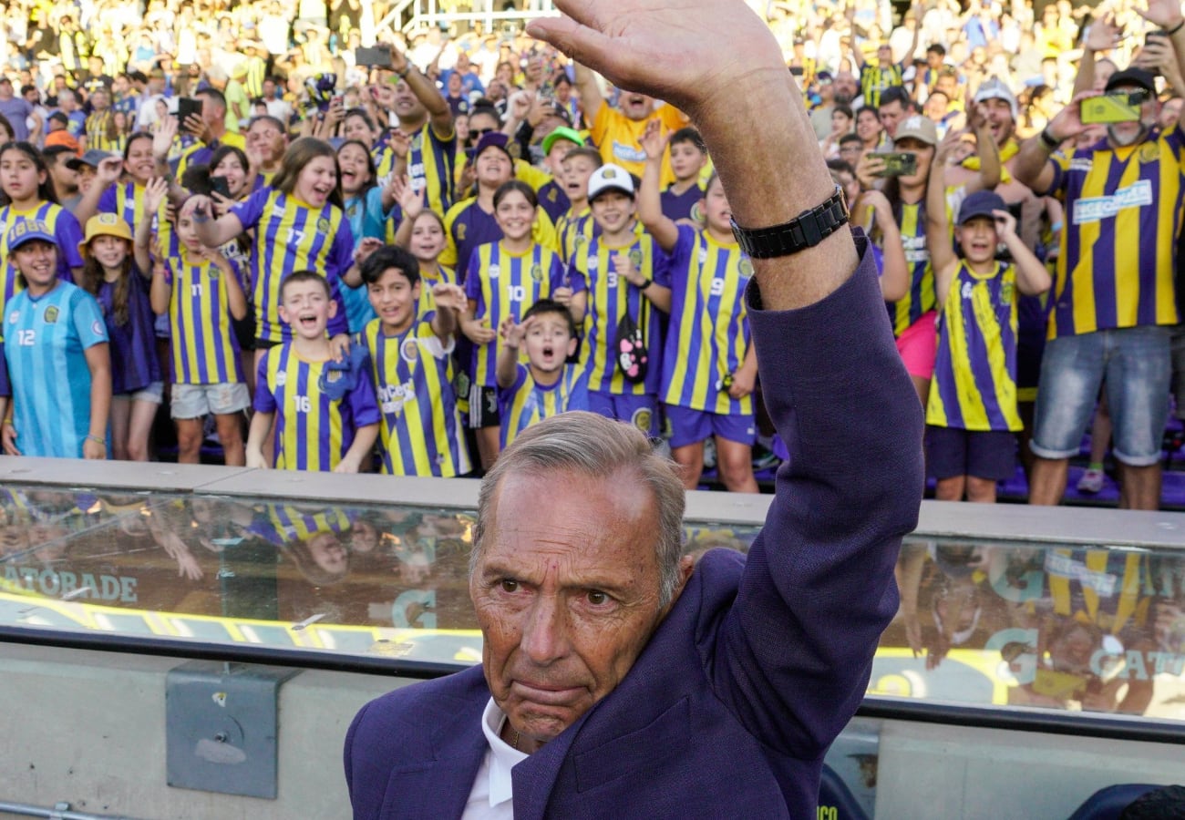 El Gigante de Arroyito ovacionó a Miguel Ángel Russo.