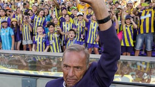El Gigante de Arroyito ovacionó a Miguel Ángel Russo.