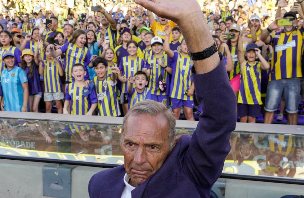 La emocionante ovación que recibió Miguel Ángel Russo en su regreso al Gigante de Arroyito