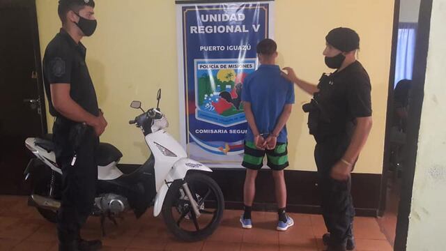 Joven detenido por hurto de motocicleta