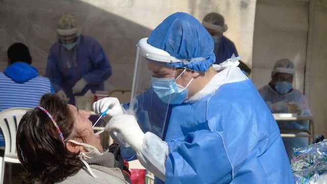 "Estamos atravesando un crecimiento sostenido de casos", expresó Vizzotti.