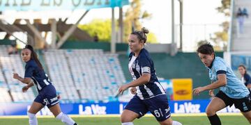 Yamila Cazón, capitana del equipo de fútbol femenino de Talleres.
