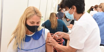 Avanza a buen ritmo la vacunación con la segunda dosis a los docentes