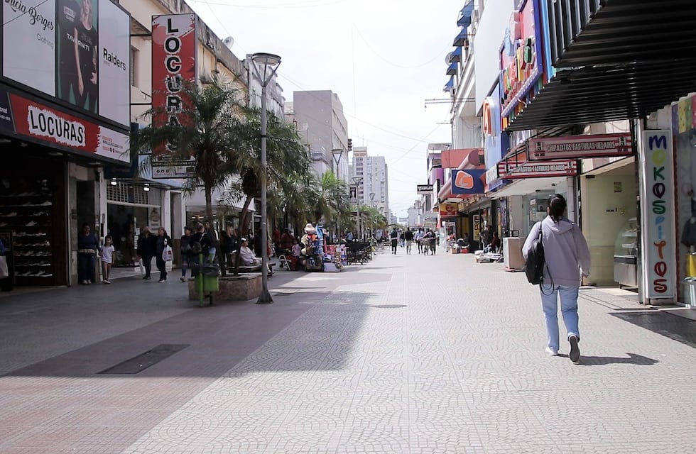 La disparada del dólar y la incertidumbre: el insólito cartel que puso un comercio de Corrientes ante la falta de precios