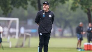 Ricardo Zielinski, DT de Belgrano, cambia de esquema para el debut en el Clausura ante Huracán (Prensa Belgrano).