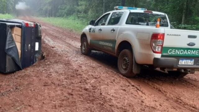 Incautan 15.000 paquetes de cigarrillos de contrabando en Jardín América.