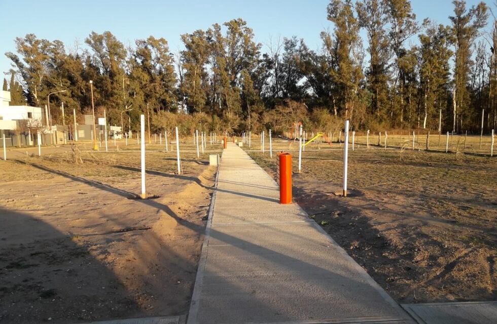 Siguen los trabajos en las nuevas plazas Barrio Carbajal y en calle Yrigoyen