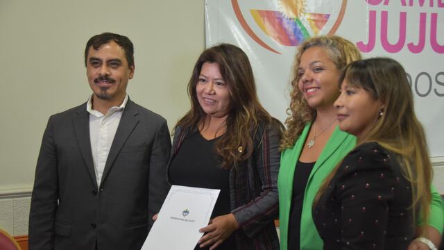 La Cámara de Diputados de Jujuy entregó a autoridades de la SAC Regional Jujuy una copia de la resolución que declara "de Interés Legislativo" las Jornadas de Cardiología 2024.