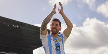 Con un guiño al Mundial de Qatar: así son los nuevos botines de Messi para la Copa América.