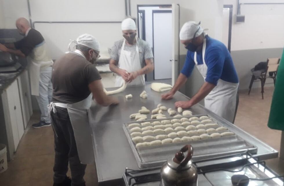 Desde la cárcel elaboran pan para 3 mil familias
