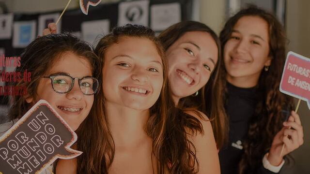 Jóvenes futuras lideres de Ansenuza. (Foto: Sitio Web Lideres de Ansenuza).