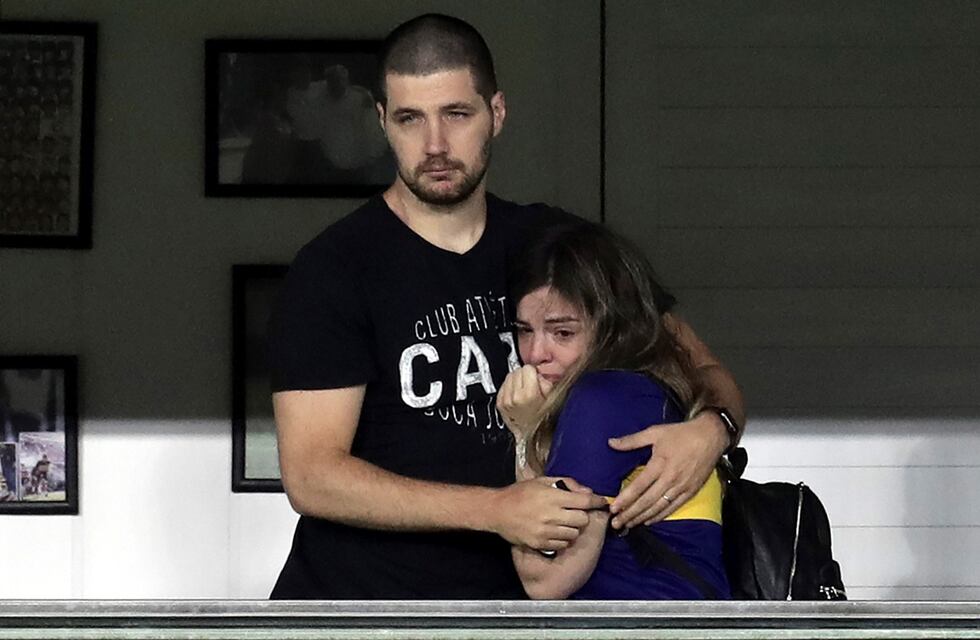 El llanto desconsolado de Dalma Maradona en la Bombonera y la sentida dedicatoria de los jugadores