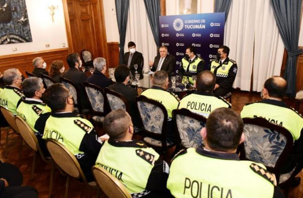 Jaldo se reunió con el ministro Agüero Gamboa y la Plana Mayor de la Policía
