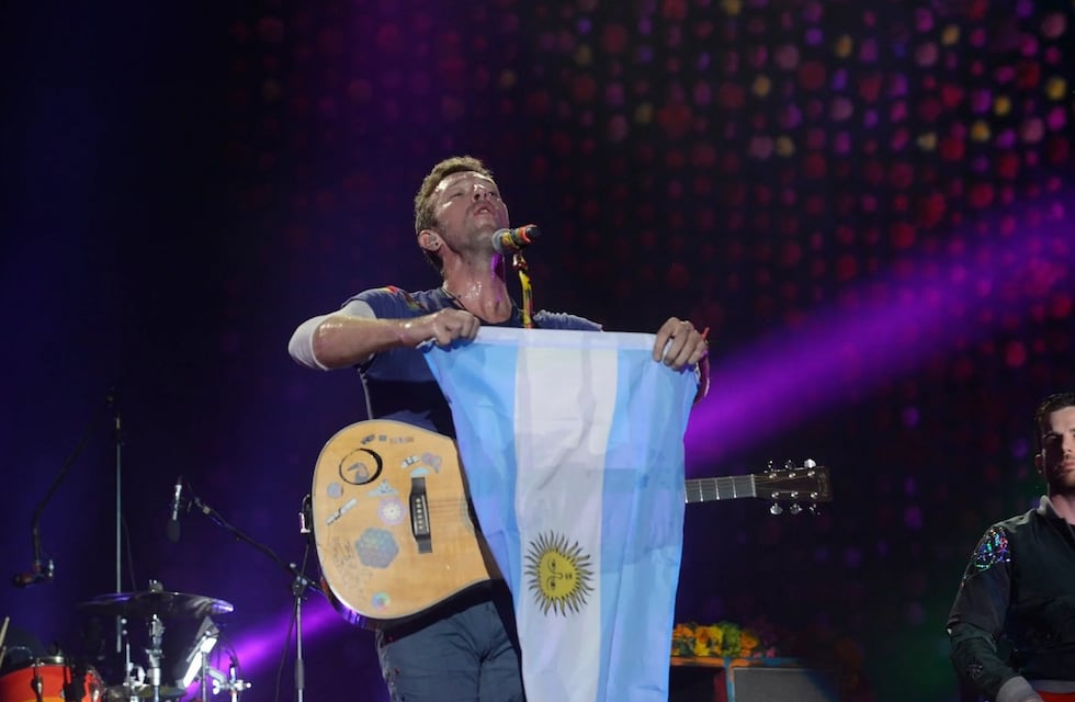 Coldplay se “topó” con la realidad argentina: el BCRA no les habilita los dólares a precio oficial