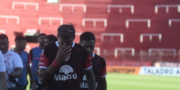 La Gloria cayó 2 a 3 ante Barracas Central, en su quinta derrota consecutiva.