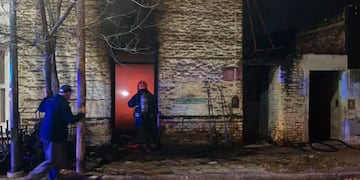 Incendio en Alto Alberdi: una familia perdió todo lo que tenía y pide colaboración. (El Doce)