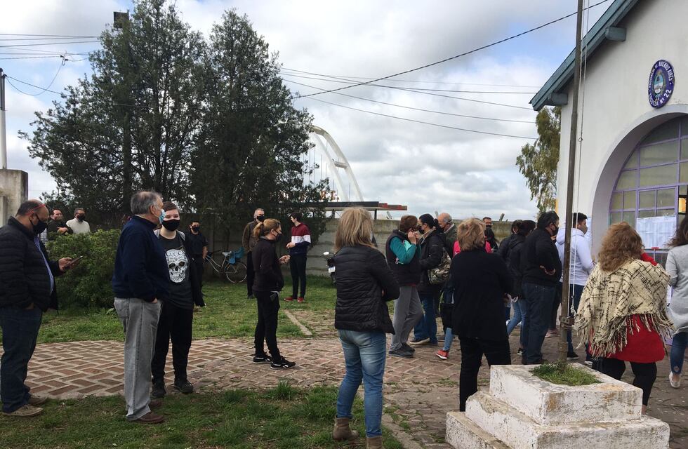 PASO en Azul: cerraron los comicios y hay que esperar los resultados