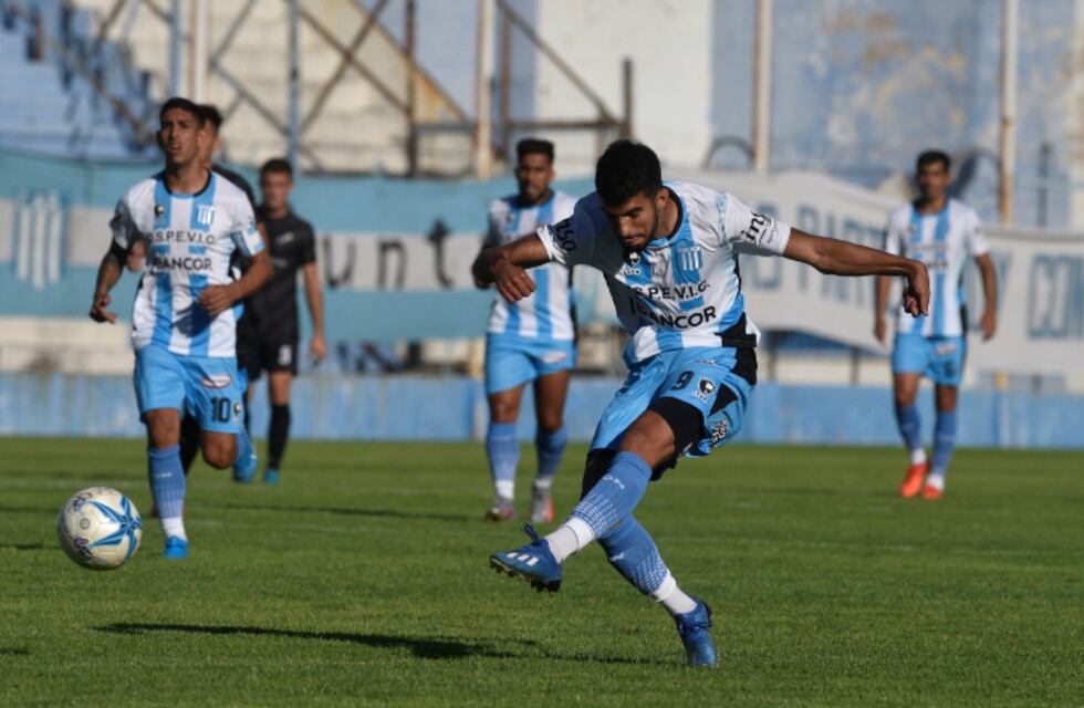 Hernán Medina tiene que esperar para confirmar la formación de Racing de Nueva Italia