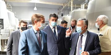 El gobernador Rodolfo Suárez junto a Alfredo Cornejo, Mario Abed y Omar de Marchi.