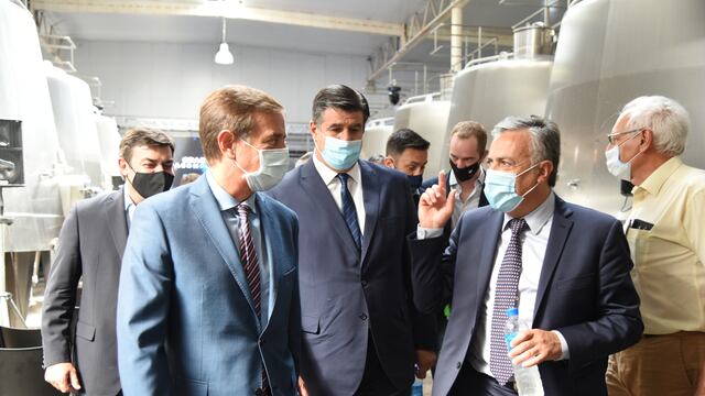 El gobernador Rodolfo Suárez junto a Alfredo Cornejo, Mario Abed y Omar de Marchi.