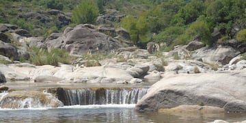 Paso de las Tropas se ubica unos seis kilómetros al sur de Nono.
