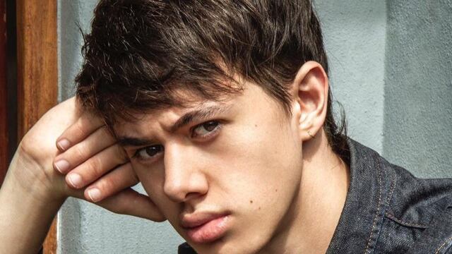 Dante Ortega tiene 19 años y su carrera se perfila tanto en el mundo de la música como en el de la moda.