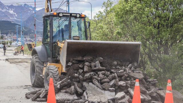 La Municipalidad de Ushuaia se encuentra realizando tareas de bacheo y reparación en el B° Malvinas
