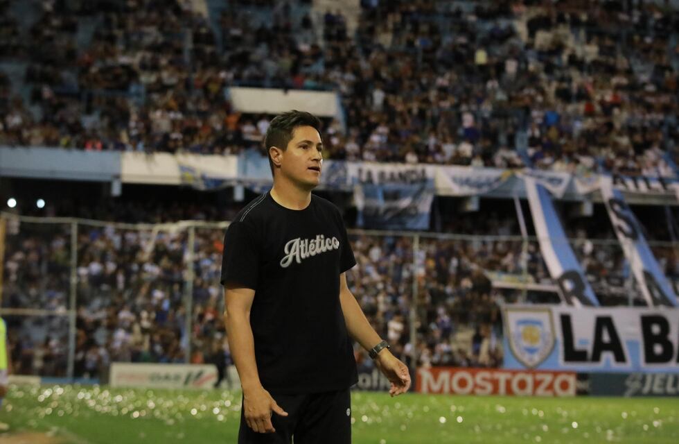 Ezequiel Medrán seguirá siendo el DT de Atlético de Rafaela