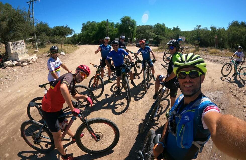 Buena participación de pedalistas de Arroyito en el Desafío del Río Pinto