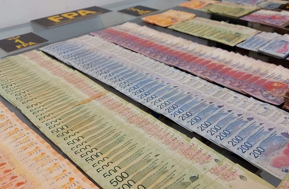 Morteros: al ver que venían a allanarlos tiraron 300.000 pesos por la ventana