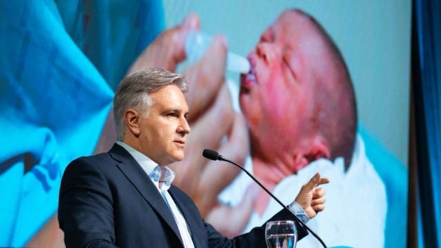 Llaryora habló sobre las muertes en el Neonatal.