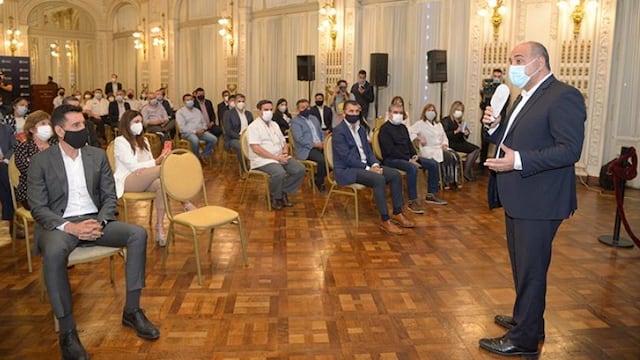 Juan Manzur: “El virus ya está, tenemos que controlarlo y la única forma es con la responsabilidad social”