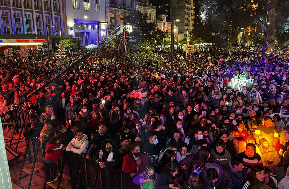 Con un festival artístico se iniciaron los actos por el 9 de Julio