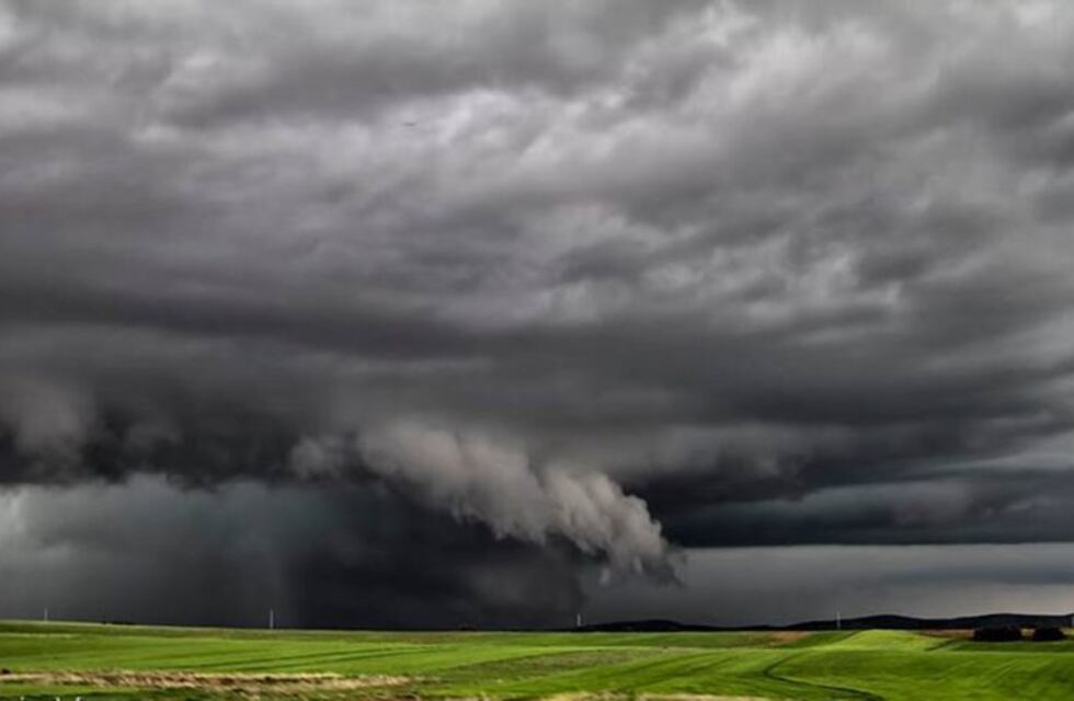 Lanzan alertas naranja y amarillo por tormentas fuertes para 11 provincias: a cuáles abarca