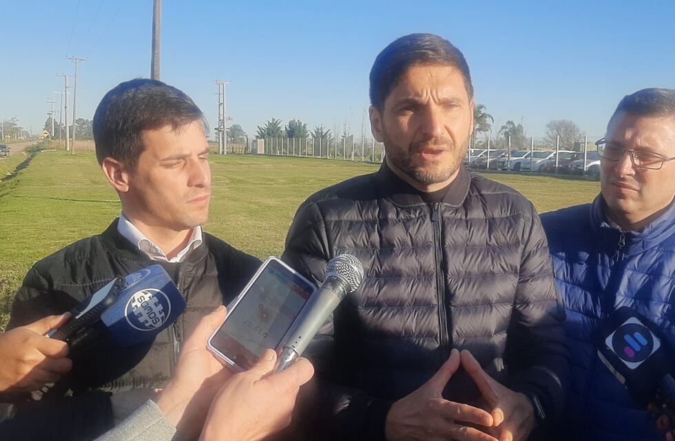 Maximiliano Pullaro y Leo Viotti prometieron pavimentar el Camino Público N° 6