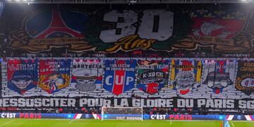 Los ultras del PSG en el estadio