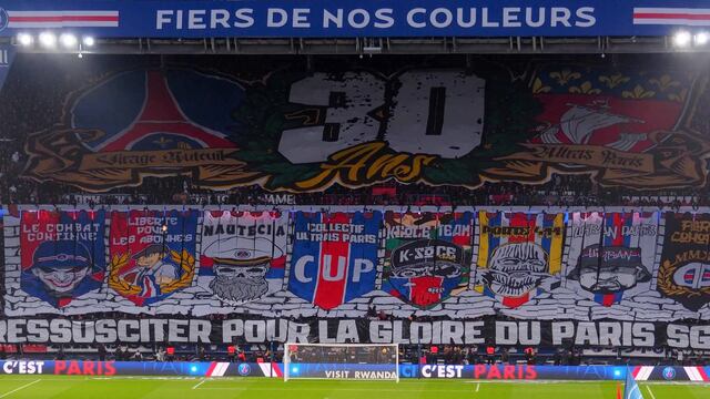 Los ultras del PSG en el estadio